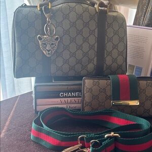 GUC Authentic Gucci small Boston bag & Gucci full wallet